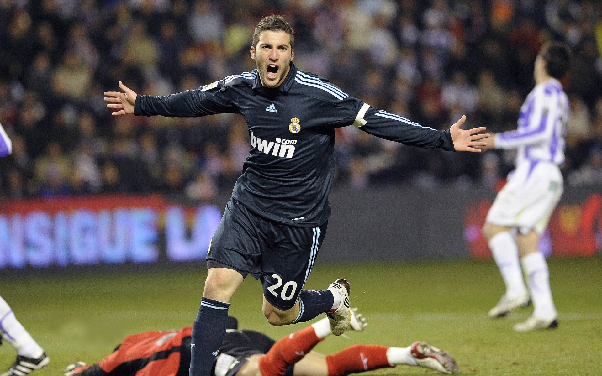 乐鱼体育-互联网+足球：创新模式激发全民运动热情，足球的创新