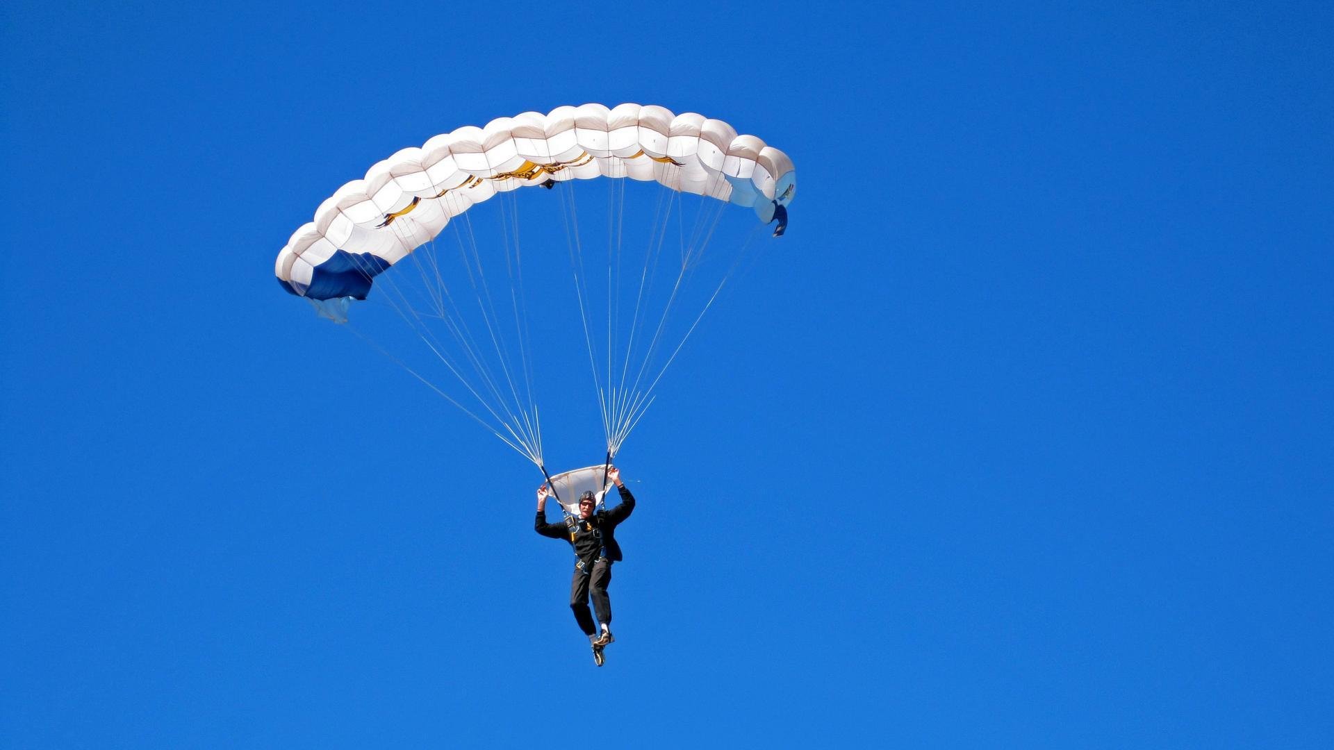 乐鱼电竞在线平台登录入口-绝地求生 战术配合成比赛关键，绝地求生战术思维_绝地求生最聪明的四个战术